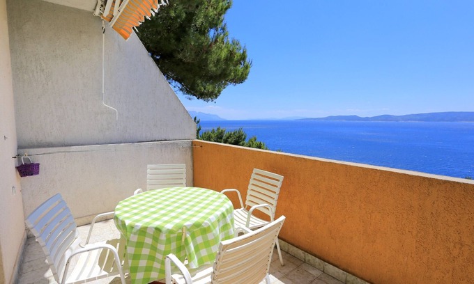 Marusici Apartment | Studio flat with terrace and sea view Marušići, Omiš (AS-1024-c)