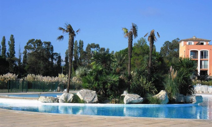 Gassin Apartment | Studio for 3 people in a seaside residence with a pool located in the Gulf of Saint-Tropez