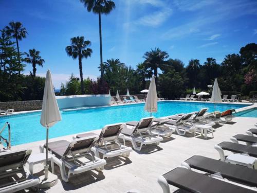 Vallauris Apartment | Studio golfe-juan piscine plage privée tennis