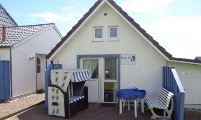 Norderhafen House | Studio house "Blue House" 200 steps to the sea