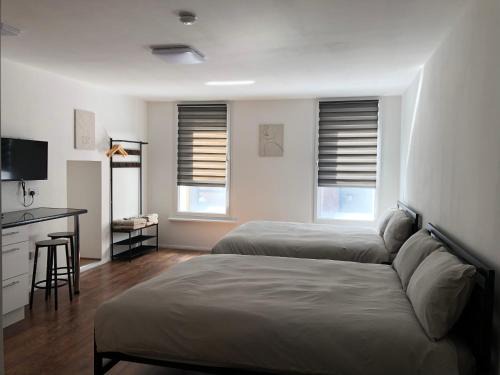 Bolton Apartment | Studio in Bolton town, Short stay studio 4