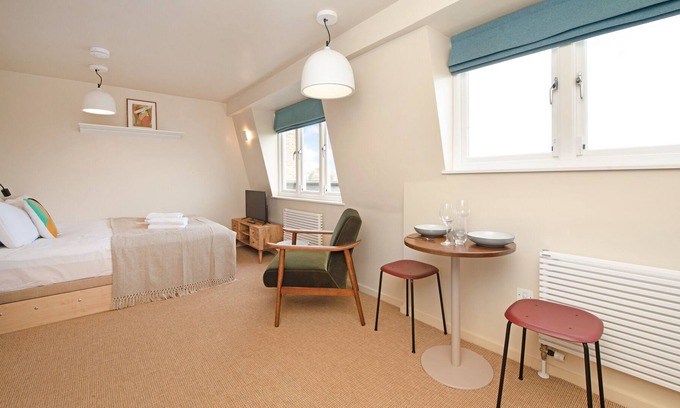 Camden Town with Primrose Hill Apartment | Studio in Historic Building Near Primrose Hill