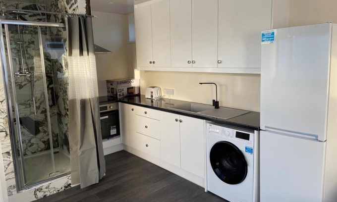 Maidenhead Apartment | Studio in Maidenhead, next to town centre