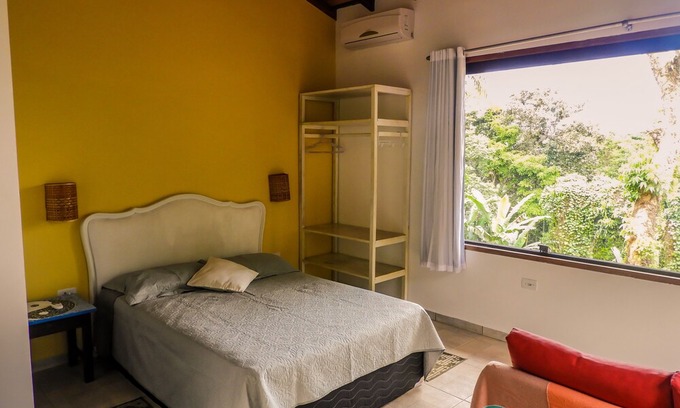 Tenorio Apartment | Studio integrated with nature in Vermelhinha do Centro