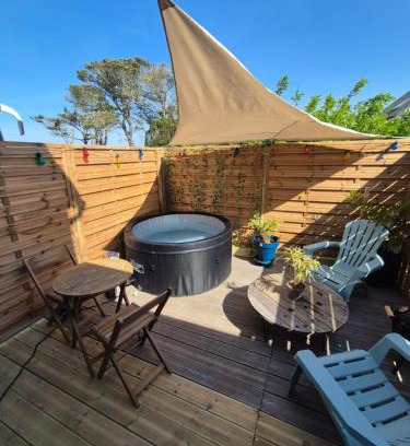 Lampaul-Plouarzel Apartment | Studio le moutik Room du bord de mer avec SPA et sauna parking gratuit