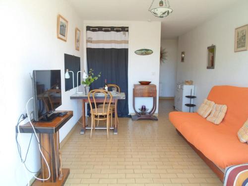 Balaruc-les-Bains Apartment | Studio lumineux proche du centre ville de Balaruc-les-Bains, à 10 min des Thermes, avec terrasse - FR-1-503-60