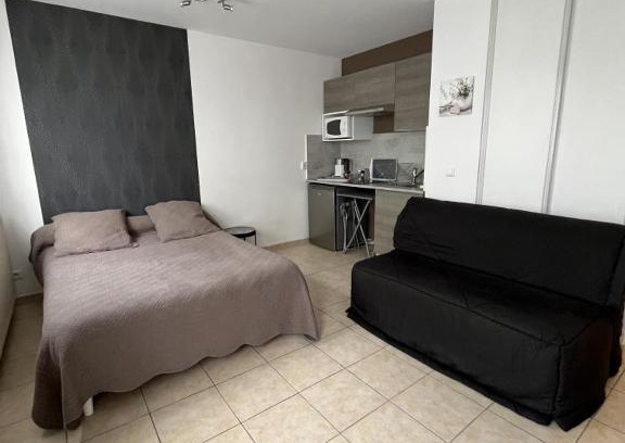 Bussy-Saint-Georges Apartment | Studio Meublé
