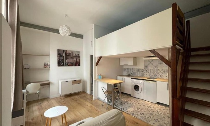 Notre-Dame Apartment | Studio Mezzanine N Dame