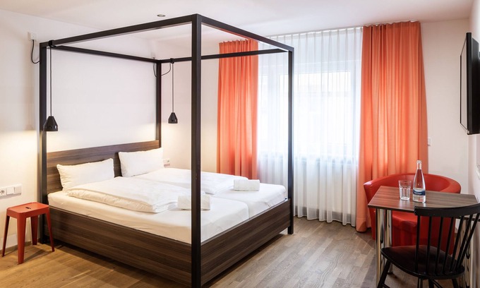 Heidelberg Apartment | Studio mit Voll Ausgestatteter Kochnische Sowie mit Einem Modernem Bad