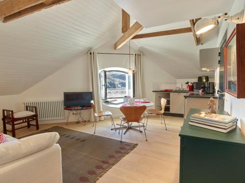 Sauzon Apartment | Studio moderne avec vue mer et port à Sauzon, 2* - FR-1-418-190