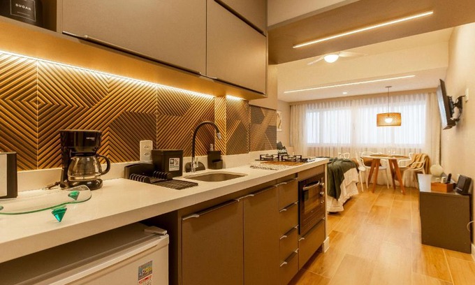 Leme Apartment | Studio Moderno e Aconchegante para Casal no Leme