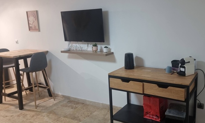 Villeneuve-le-Roi Apartment | Studio near orly airport