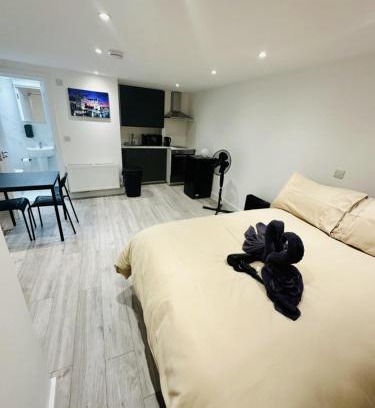 Magherafelt Apartment | Studio near Waterloo