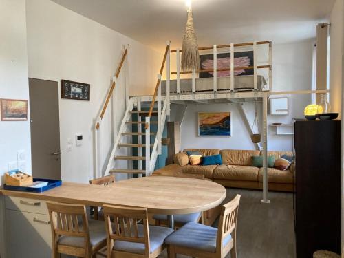 Le Palais Apartment | Studio neuf avec mezzanine au cœur de Le Palais, proche plages - FR-1-418-267