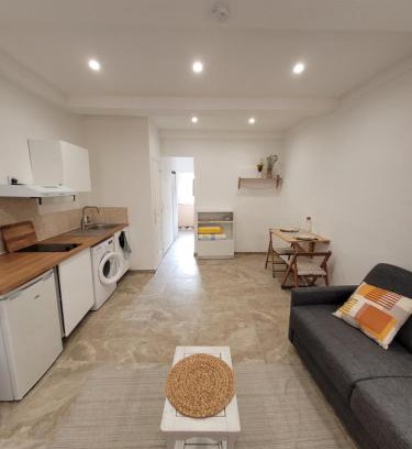 Old Town Apartment | Studio Neuf Centre Historique Halles de Toulon