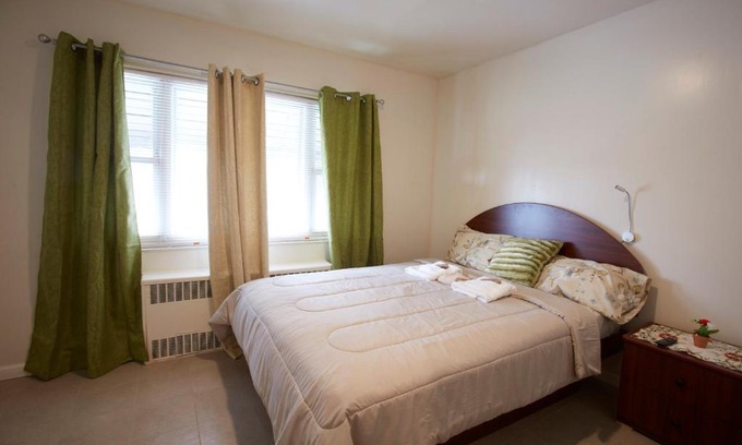Pelham Gardens Apartment | STUDIO&ONE BEDROOM APARTMENTS