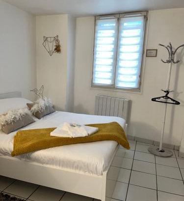 Nevers Apartment | Studio Porte du Croux
