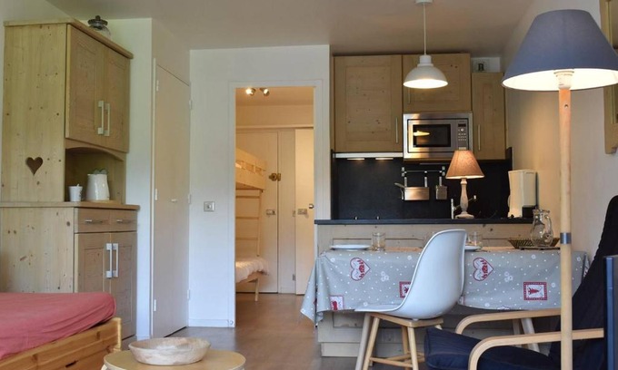 Meribel Centre Apartment | Studio pour 4 personnes à Méribel - Centre avec balcon et parking privé - FR-1-180-206