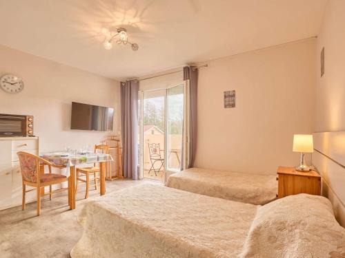 Barbotan-les-Thermes Apartment | Studio rénové avec balcon sud à Barbotan - FR-1-841-16
