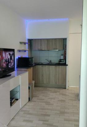Sanary-sur-Mer Apartment | STUDIO RDJ TERRASSE PISCINE SANARY SUR MER