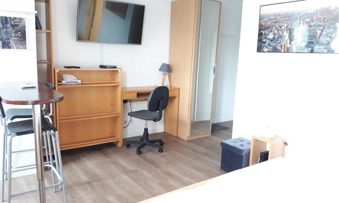 Toulouse West Apartment | Studio Santa Monica - Climatisé - Piscine - Parking