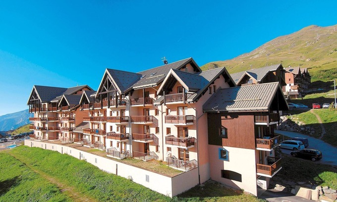 Valmeinier Apartment | Studio | Sleeps 4 | Mountain Escape in Valmeinier!