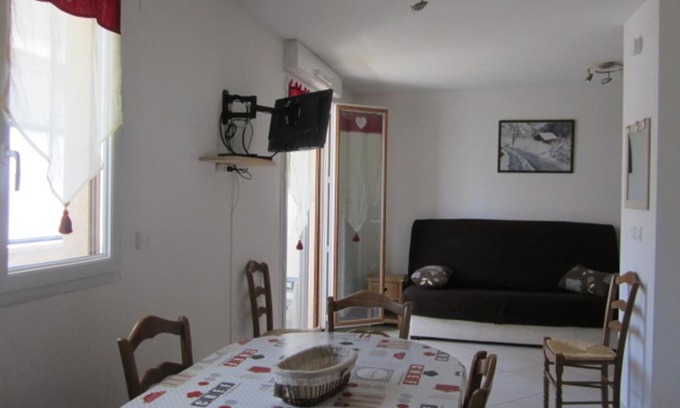 Villard-de-Lans Apartment | Studio spacieux 32m², 4 pers., centre de Villard-de-Lans, terrasse, parking, proche commodités - FR-1-689-96