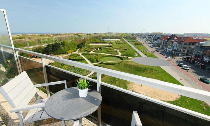 Bredene Apartment | Studio Studio 604 by Interhome