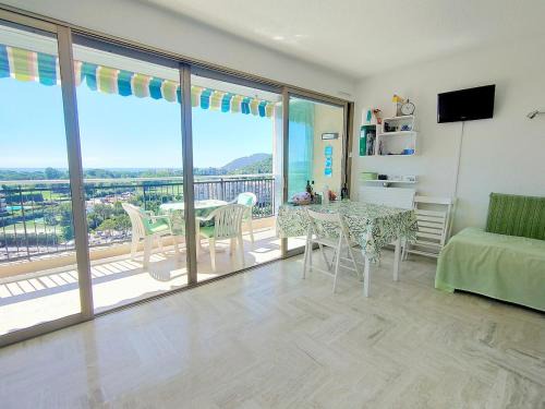 Mandelieu-La-Napoule Apartment | Studio Surcouff Mandelieu