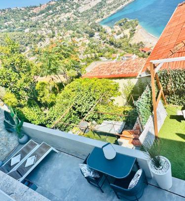 Roquebrune-Cap-Martin Apartment | Studio vue mer dans villa moderne