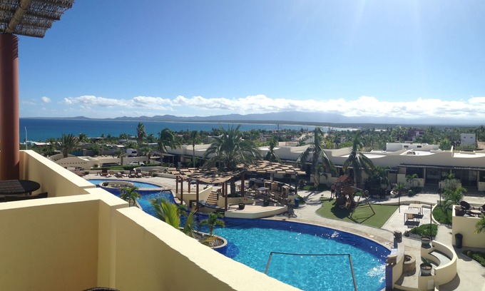 La Ventana Condo | Studio w/private rooftop terrace - Club Cerralvo