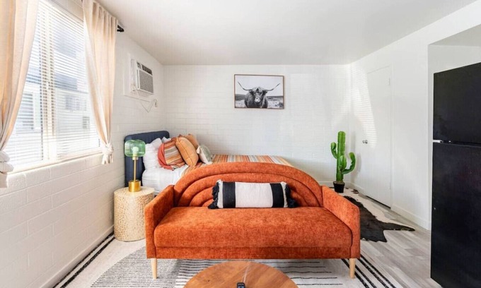 Riverside Apartment | Studio+Wifi+TV+Free Parking