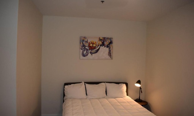 Central Business District Apartment | Studio with Den