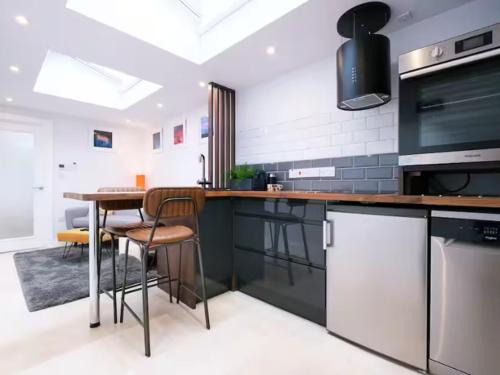 Cirencester Apartment | Studio37 - A cosy stylish central hideaway Pass the Keys