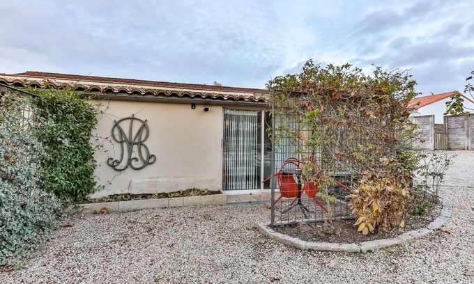 Les Herbiers Apartment | Studios Marie Barrault