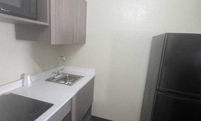 Norfolk - Virginia Beach Hotel | Studios & Suites 4 Less Virginia Beach