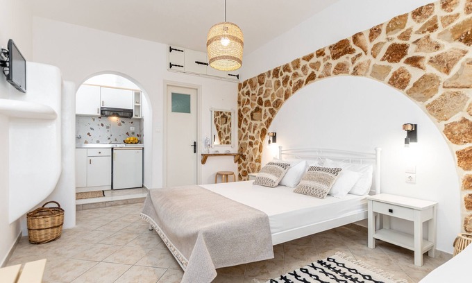 Agios Prokopios House | Studios Tasia