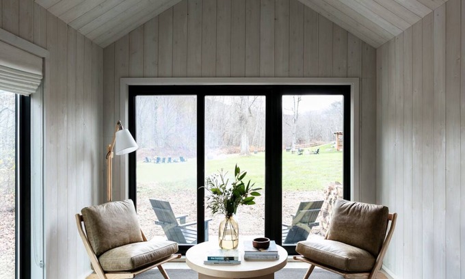 Stowe Area Hotel | Stuga - Queen | Tälta Lodge, a Bluebird by Lark | with Indoor Swimming Pool