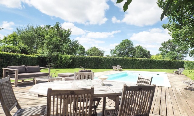 Saint-Laurent-de-la-Salle Villa | Stunning villa for 6 guests with pool, TV, patio, pets allowed and parking