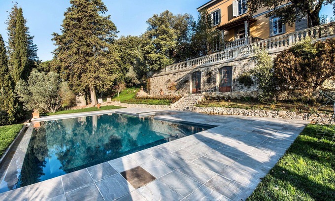 Loro Ciuffenna Villa | Stunning private villa with A/C, private pool, WIFI, TV, patio, pets allowed and parking