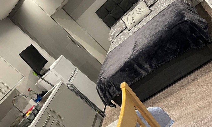 Bracknell Apartment | Stunning 1-bed Apartment in Bracknell