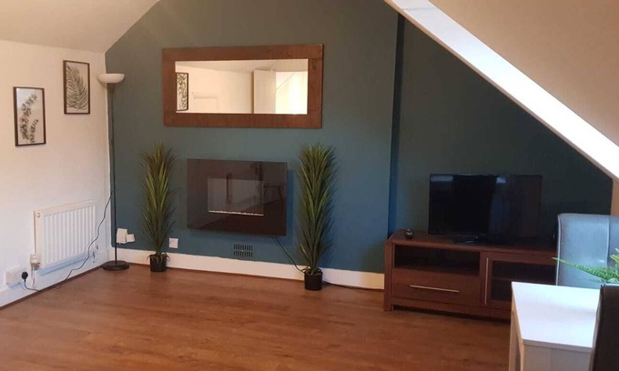Forest Gate Apartment | Stunning 1-Bed Apartment in London