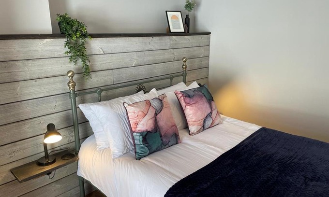 Mumbles Apartment | Stunning 1 bedroom Flat in The Mumbles