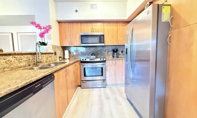 Aventura Apartment | Stunning 2/2 Apt in Aventura @ Yacht Club
