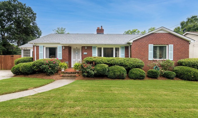 Charlotte House | Stunning 2 bed 1 bath home in Plaza Midwood w/backyard including patio&firepit