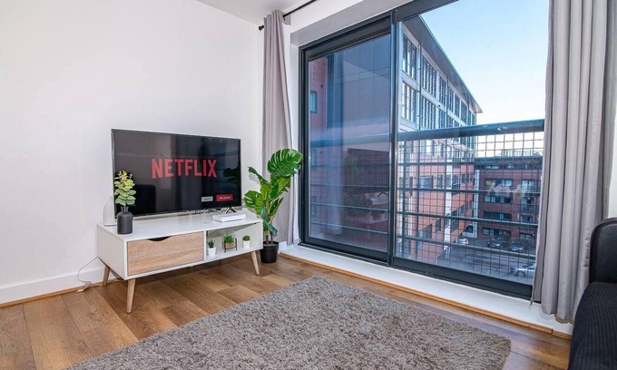 Bordesley Apartment | Stunning 2-bed Apartment in Birmingham