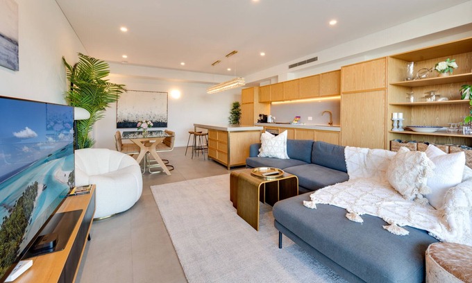 Waterloo Apartment | Stunning 2-Bed with Spacious Balcony Near CBD