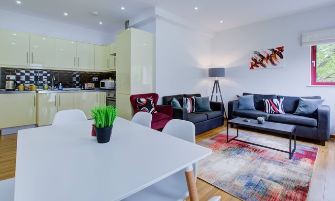 Fareham Apartment | Stunning 2 bedroom Apartment in Fareham with free parking.