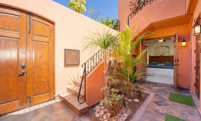 Nopolo House | Stunning 2 Bedrooms & 2 Baths Amazing Mountain Views