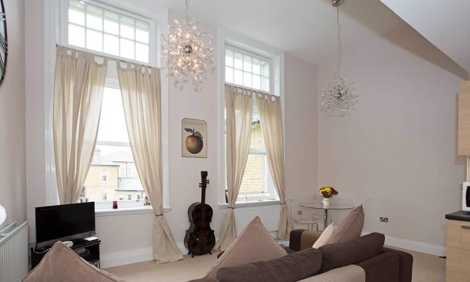 Menston House | * Stunning 2BD Victorian Apartment In Quiet Location *